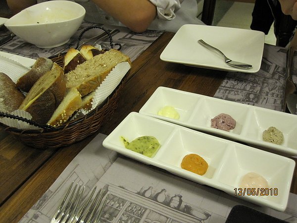 餐前麵包之沾醬.jpg