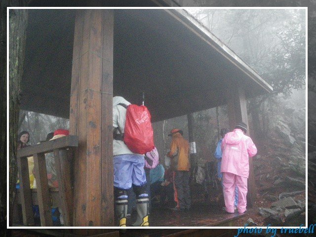 涼亭休息吃東西