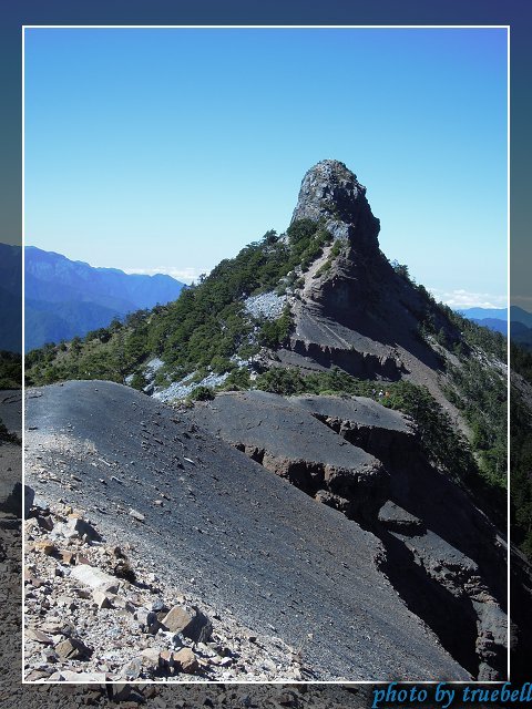 往小霸尖山的路