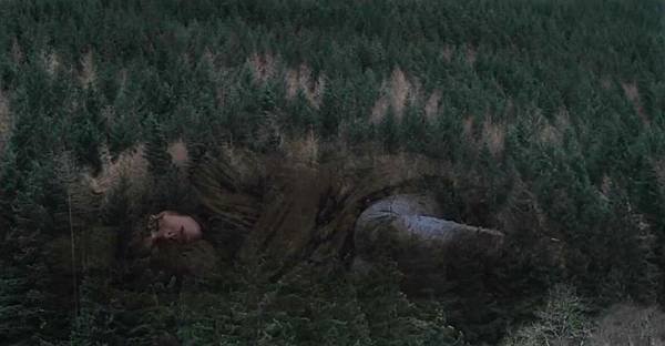 6undertheskin1