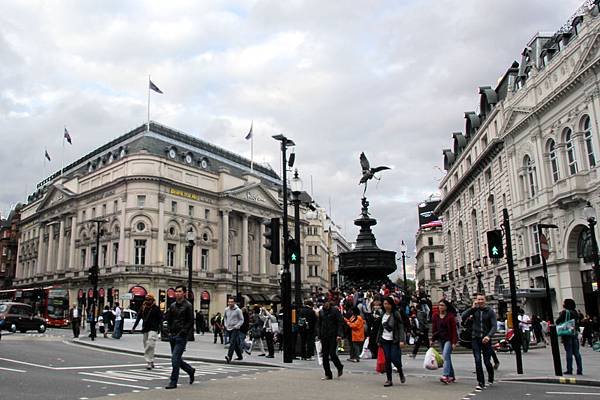 AA2013-0613-倫敦-皮卡迪利廣場Piccadilly Circus 1 IMG_6538.jpg