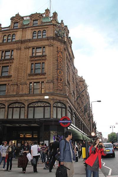 AA2013-0613-倫敦-哈洛德百貨Harrods 1 IMG_6504.jpg