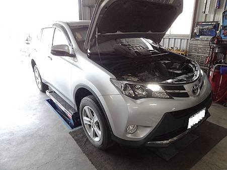 RAV4的11萬公里定期保養+更換引擎蓋拉索(1).JPG