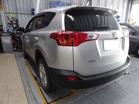 RAV4的12萬公里定期保養(1).JPG