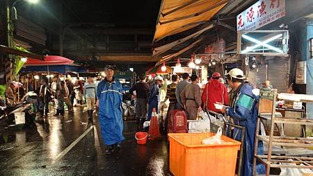 人山人海的市集