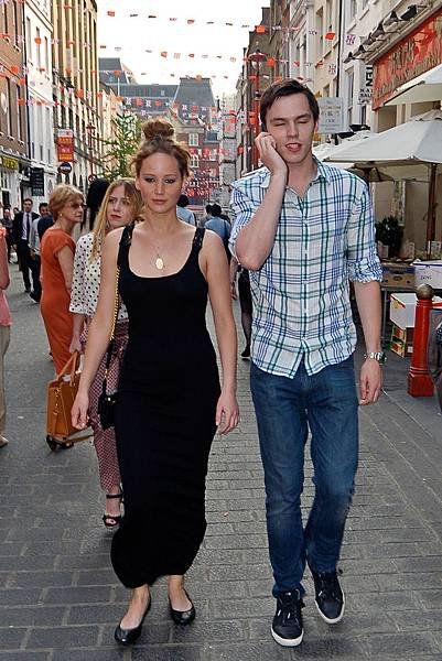 jennifer-lawrence-nicholas-hoult (3)