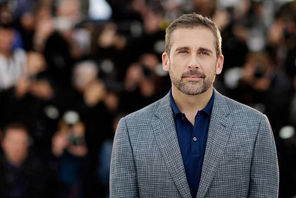 SteveCarellFoxcatcherPhotoCall.jpg