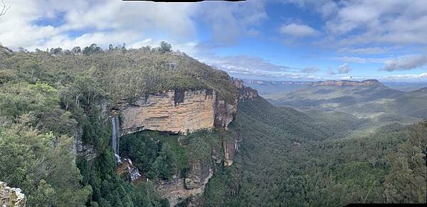 8. Katoomba Falls 瀑布遠眺.JPG