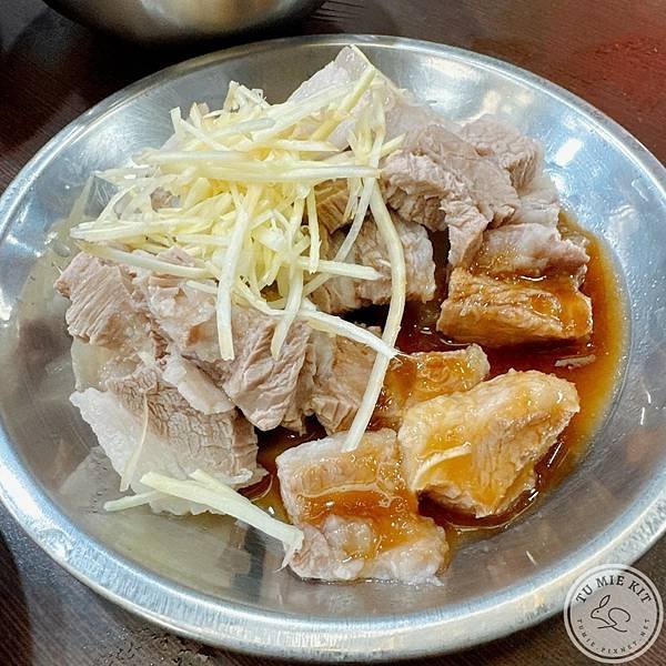 戽斗滷肉飯三層肉.jpg