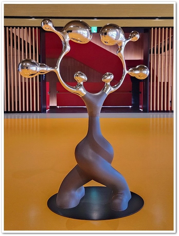 台南市永康區《市立圖書館新總館》可以泡咖啡看電影的網美圖書館