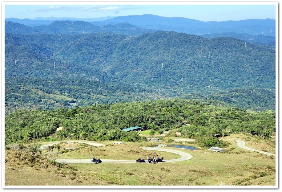 宜蘭與新北交界的《桃源谷青青草原》坐擁360度的山海無敵美景