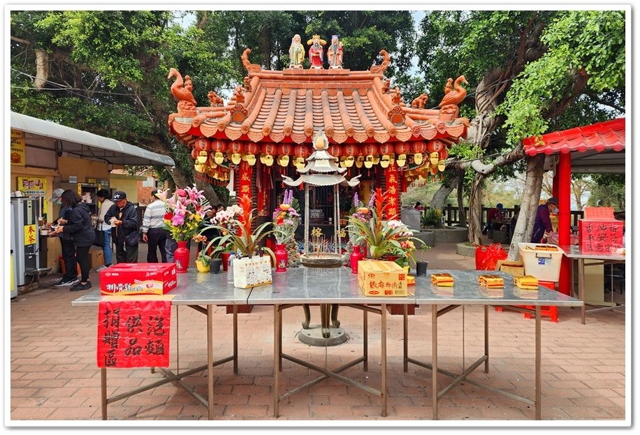 彰化芬園鄉139線道《福榕宮》土地公免費請吃泡麵─求發財金、