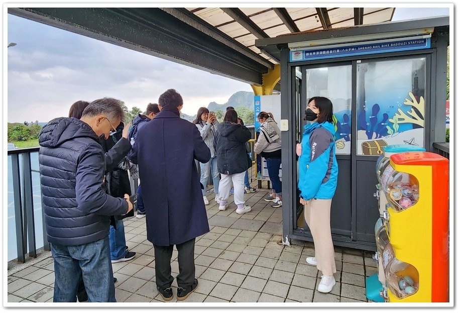 新北市八斗子《深澳鐵道自行車》騎乘在海天一色的東北角海岸風光