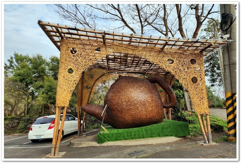 南投鹿谷鄉《小半天石馬公園》欣賞1年開2次花的河津櫻