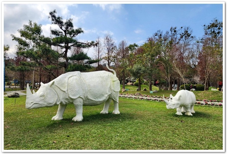 南投《牛耳町石雕公園》牛耳藝術渡假村『亞洲首座素人雕塑林園』