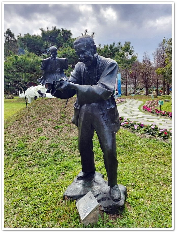 南投《牛耳町石雕公園》牛耳藝術渡假村『亞洲首座素人雕塑林園』