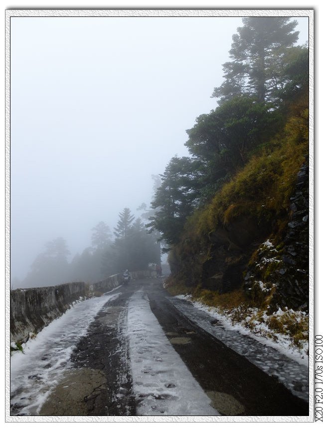 往滑雪山莊的路