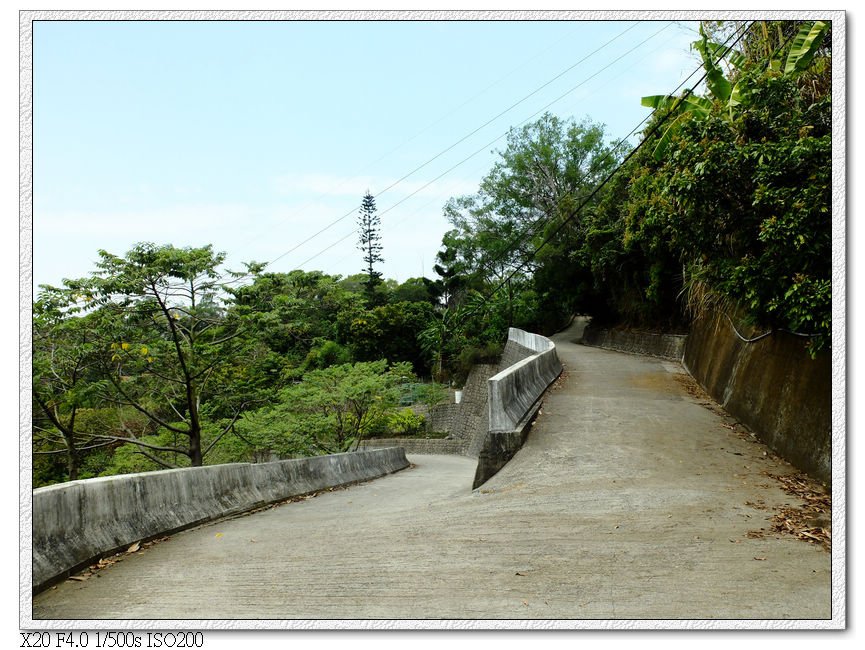 10:53 岔路,走左邊