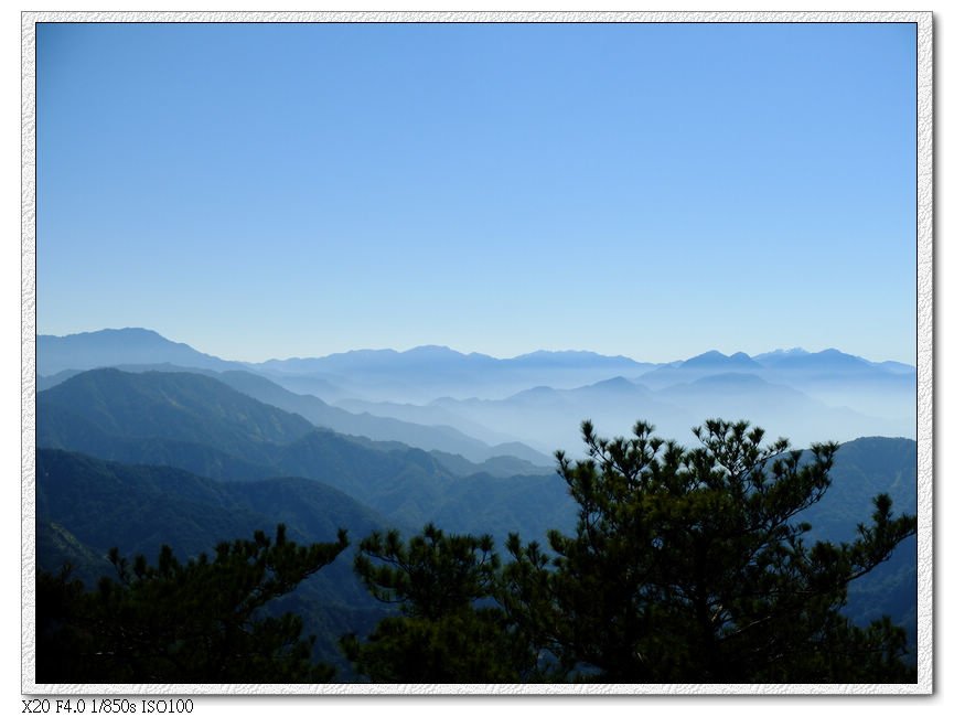 層層疊疊的山