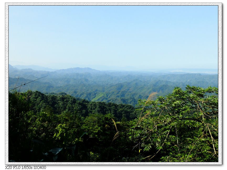 遠眺山區風景