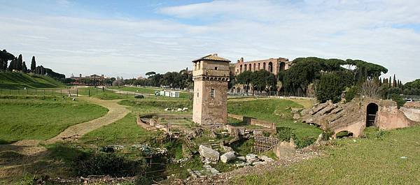 1920px-Circus_Maximus_-_panorama_view.jpg