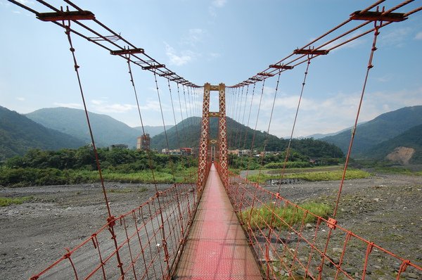 羅東民宿  三月三旅店  推薦宜蘭旅遊景點-  寒溪吊橋