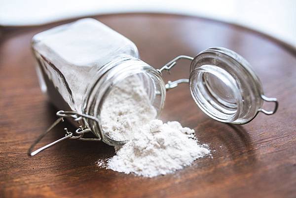 flour-powder-wheat-jar.jpg