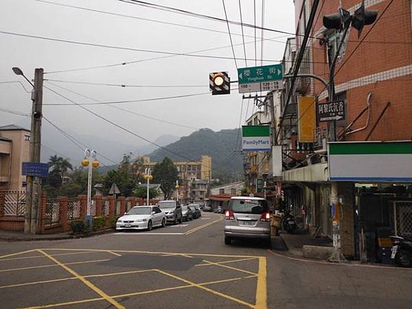 姐姐寶藏巖.花園新城賞櫻.癮水圳道步道.屈尺古道.櫻花街.東聖宮.五十六份登山步道 033