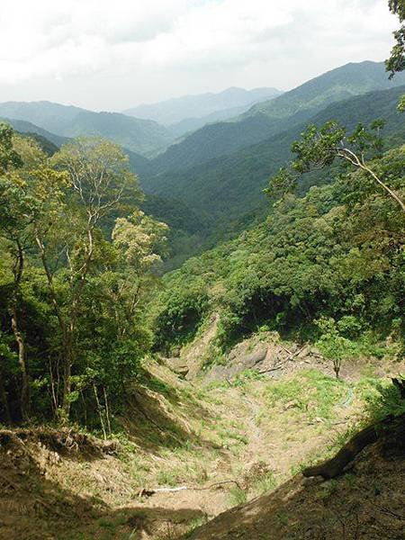 逐鹿山.逐鹿山西峰下雲森瀑布 180