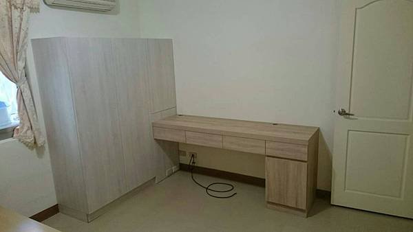8347
