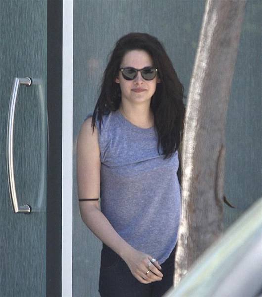 KSTEWARTFANS110630- (14) (Medium).jpg