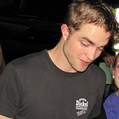 HOTNEWRobertPattinsonPics8thJuly20116 (Medium).jpg