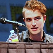 FanPicsRobertPattinsonComicCon5.jpg