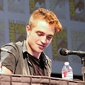 FanPicsRobertPattinsonComicCon19.jpg