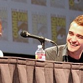 FanPicsRobertPattinsonComicCon20.jpg