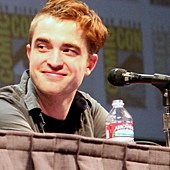 FanPicsRobertPattinsonComicCon25.jpg