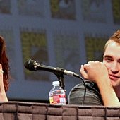 FanPicsRobertPattinsonComicCon28.jpg