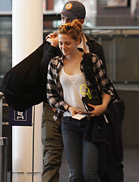 kristen-stewart-and-joes-jeans-the-zoe-tank-gallery.png