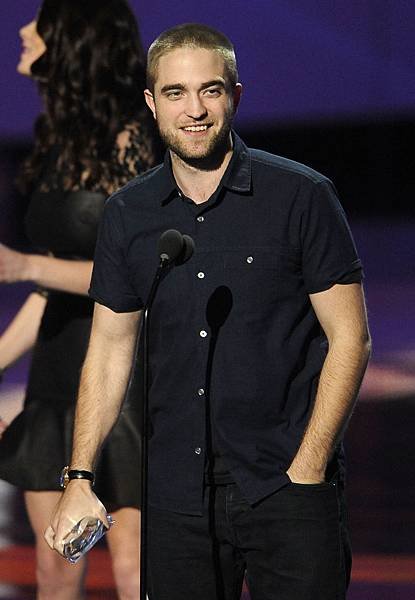 pca2102hqrobertpattinson3.jpg