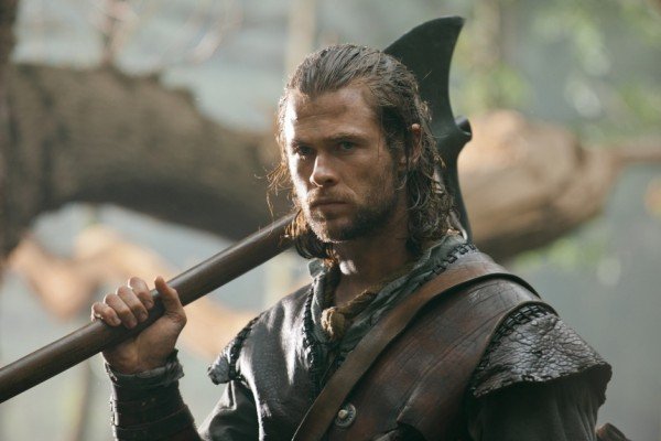 Chris-Hemsworth-in-Snow-White-and-the-Huntsman-2012-Movie-Image-21-600x400