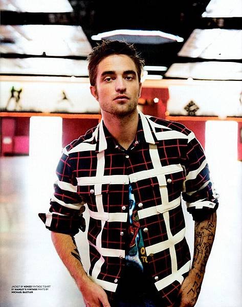 fashion_scans_remastered-robert_pattinson-black_book-september_2012-scanned_by_vampirehorde-hq-3