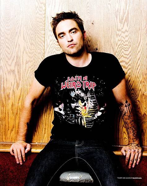 fashion_scans_remastered-robert_pattinson-black_book-september_2012-scanned_by_vampirehorde-hq-6