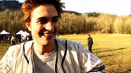 twilight-set-photo-edward-cullen-baseball-500x281