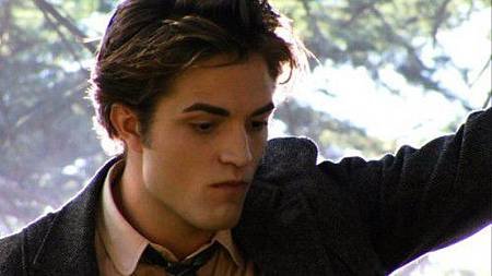 twilight-set-photo-edward-cullen-500x281