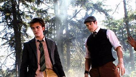 twilight-set-photo-edward-cullen-emmett-500x281