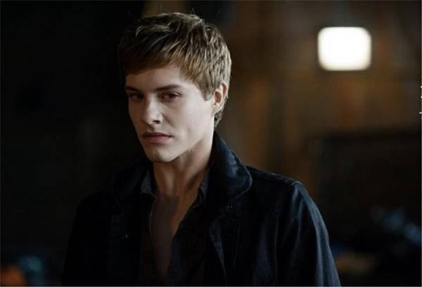 eclipse-riley-biers-twilight-vampire-xavier-samuel-Favim