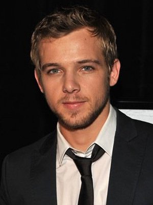 max-thieriot-imdb_300x400