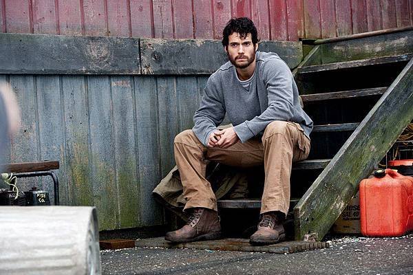 Henry-Cavill-in-Man-of-Steel-2013-Movie-Image-21