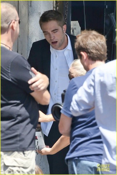 robert-pattinson-map-to-the-stars-with-starstruck-mia-wasikowska-17 拷貝.jpg