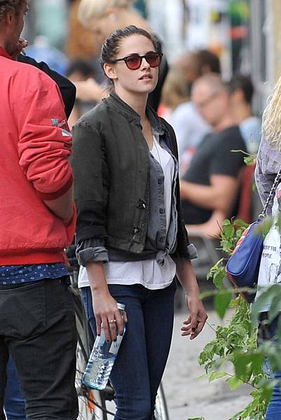 KSTEWARTFANS082813__2_.jpg